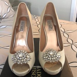 Badgley Mischa Ivory Crystal Heels